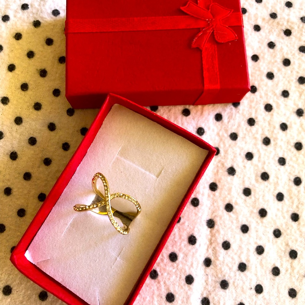 💍gold ring with diamonds💗💖
